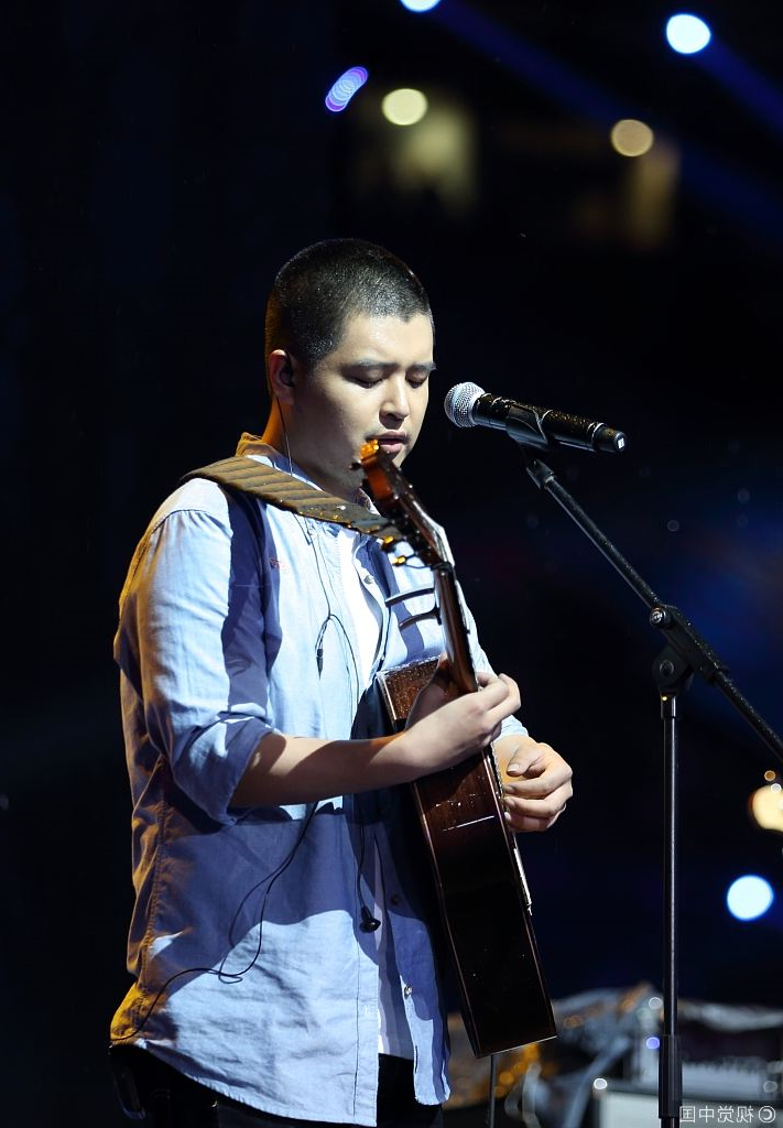 他是唱《南山南》的马頔,他是放弃减肥的马頔!你喜欢他吗?