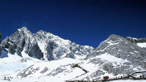 「玉龙雪山」云烟缥缈,人间的天上