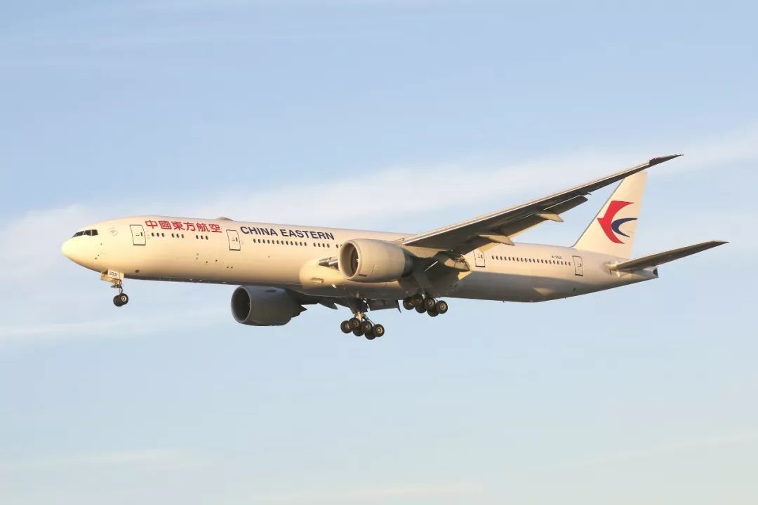 怒赞|听到这事社长立马跑回家,就给东航发这统稿!