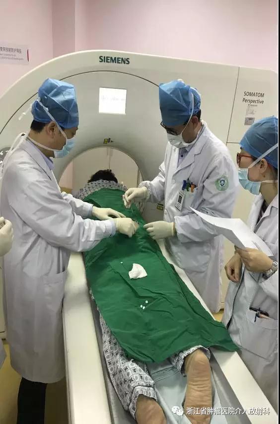 无法接受手术,放化疗,这项技术给了她对抗癌症的希望!