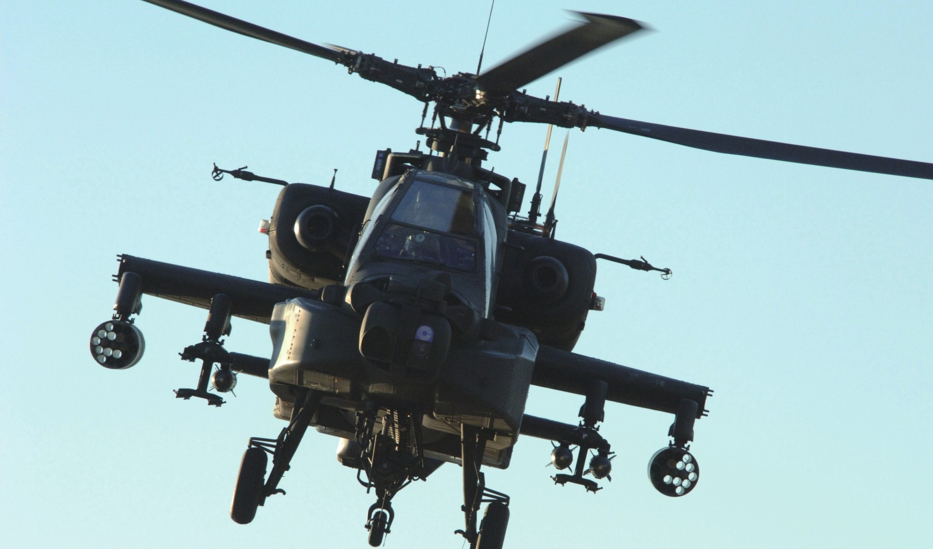 法国的纽波特-17战斗机,上层机翼上通常会架设1～2挺刘易斯机枪