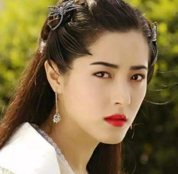 娱乐圈中这些女明星,有着倾国倾城的容貌,却一直没有大火