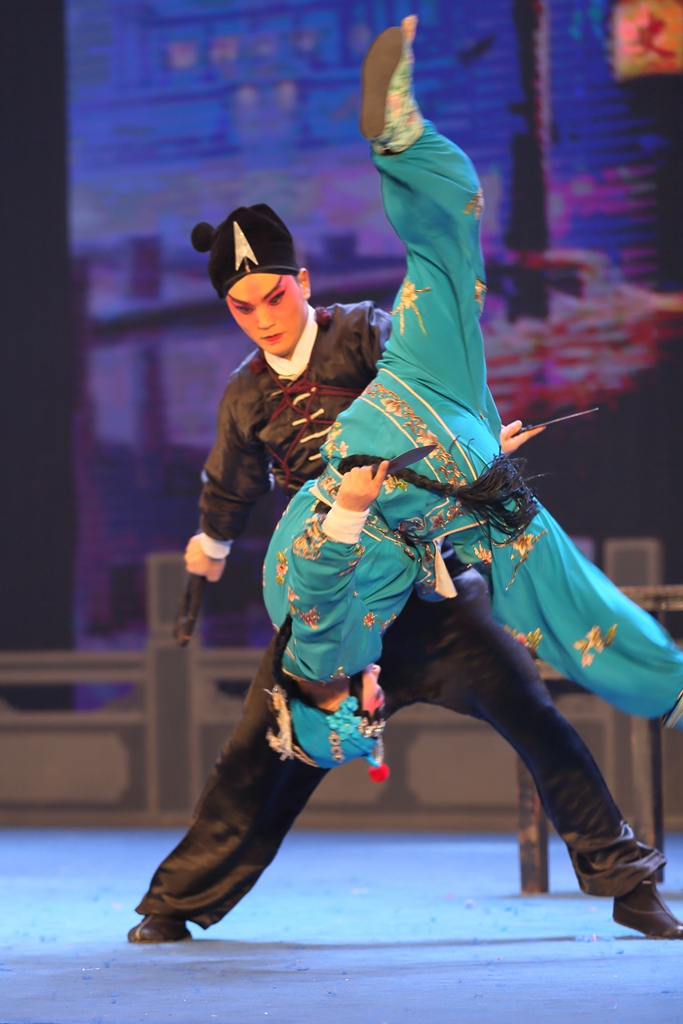 舞台摄影:《十字坡》