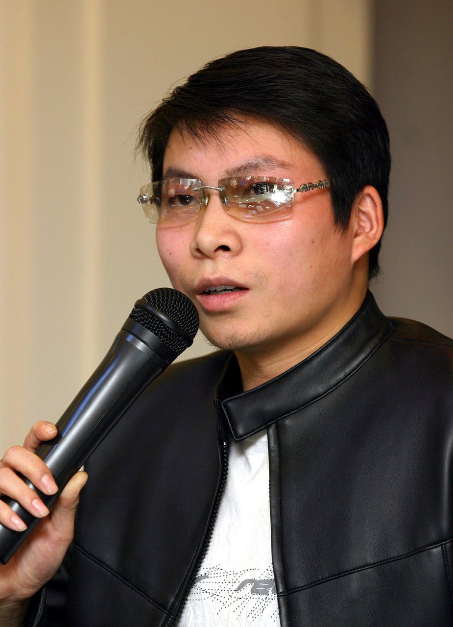 一天,记者兴冲冲地找到张雪峰,试图激发他的斗志:"雪峰老师,您觉得