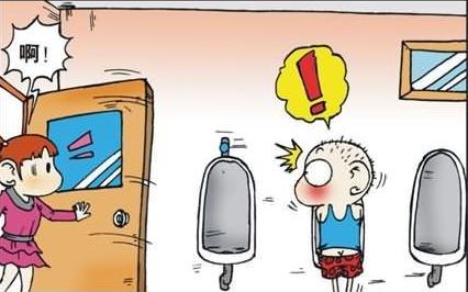 爆笑校园:异性走错厕所,呆头不忘摆姿势,真是让人无语啊!