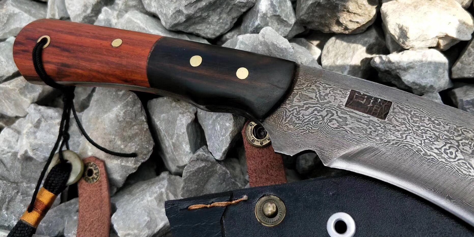 户撒大血槽,手工狗腿刀