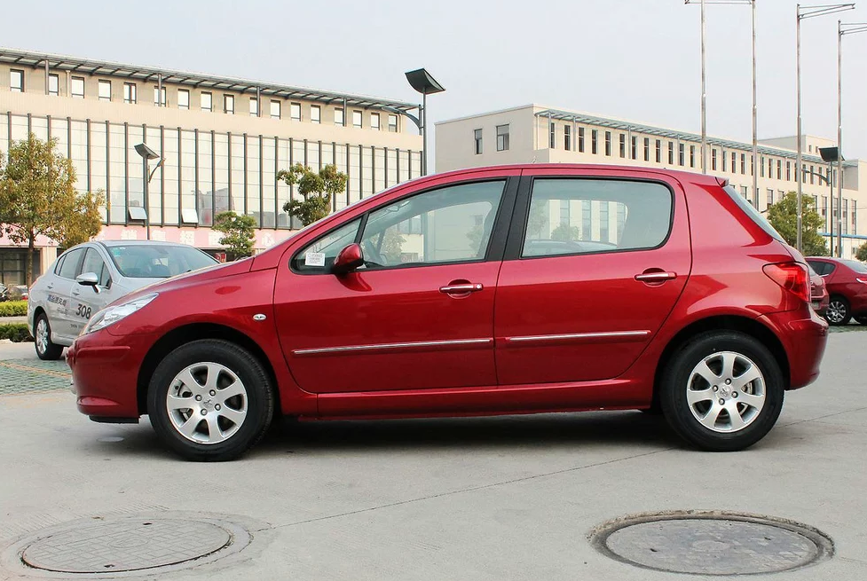 标致307两厢 1.6l 自动舒适版