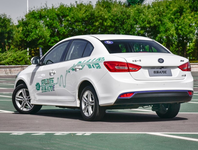 天津一汽骏派a70e外观是属于越看越耐看,越看越喜欢的那一种.