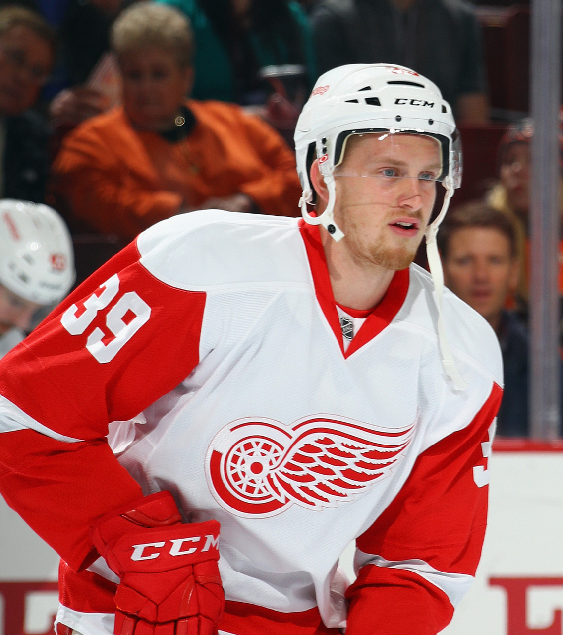 英国冰球运动员亚当约翰逊遭冰刀割喉不幸离世,1毫米冰刀刃堪比刀刃!