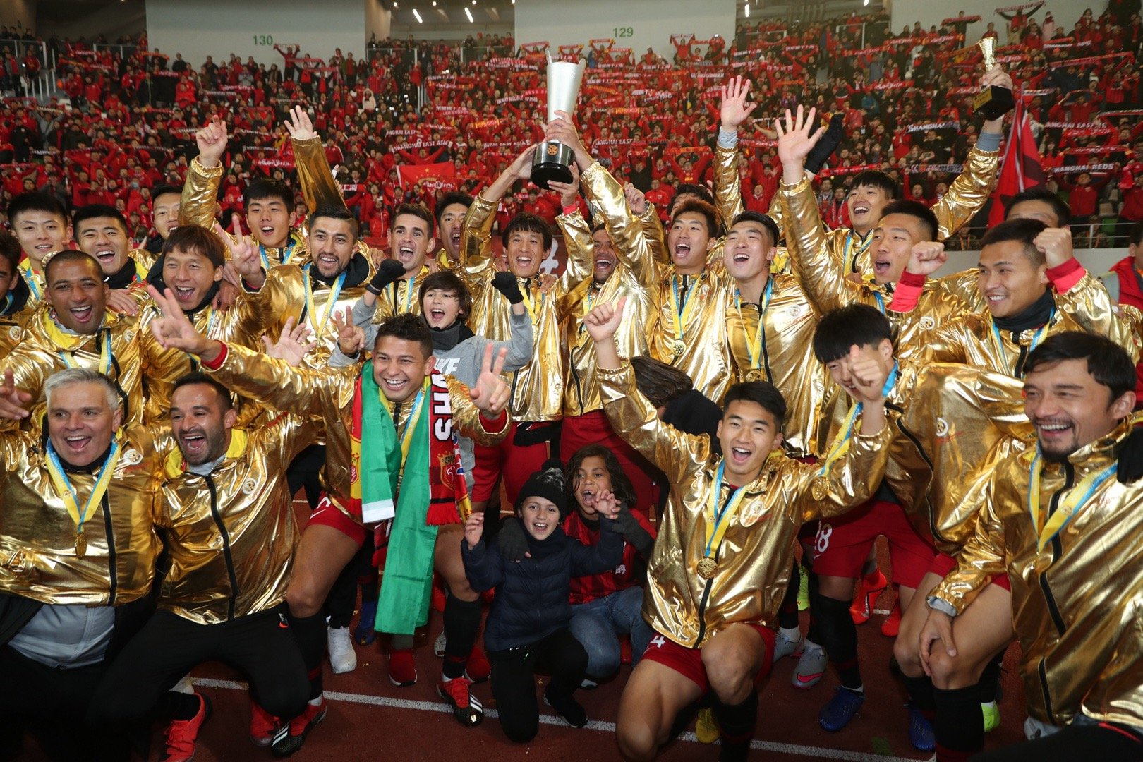 中国超级杯上港2:0国安,颜骏凌一战封神,让国安杀手们很无奈