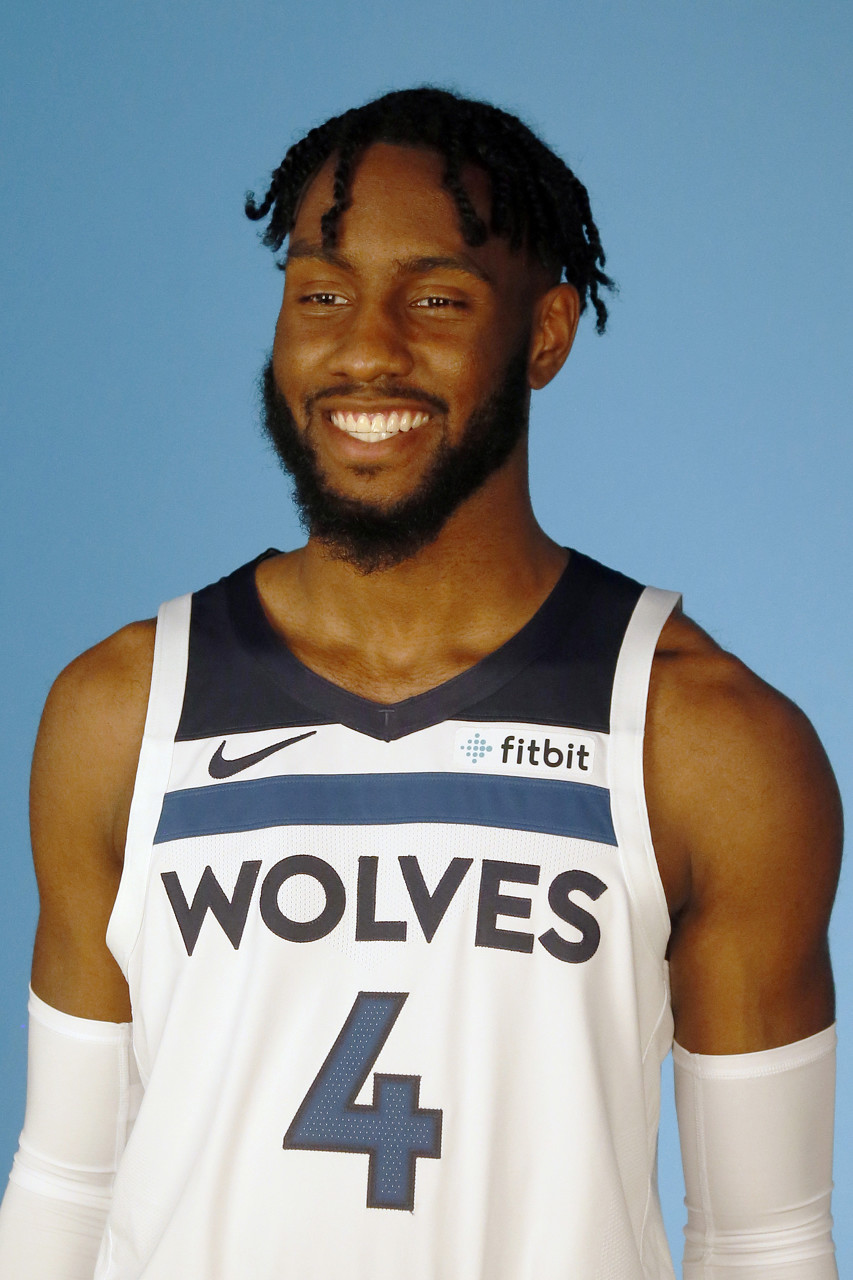 唐斯:凯勒-马丁投篮很稳 他让我想起克劳福德