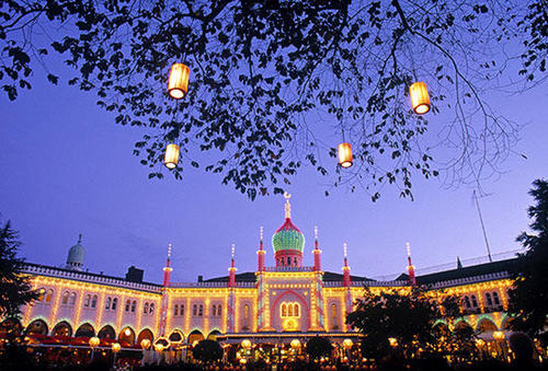 旅游攻略# 丹麦蒂沃利公园:丹麦被誉为童话王国,这里也有着闻名全球