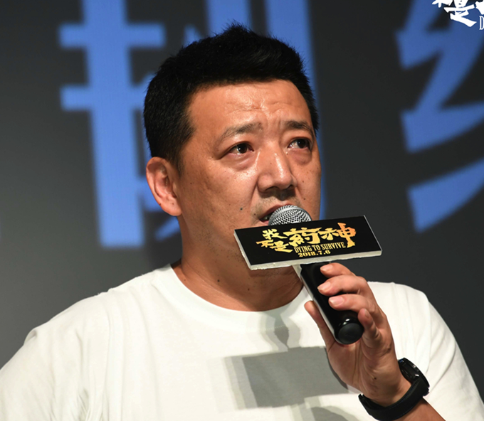 文牧野给王砚辉说戏,王砚辉今年48岁,近年来出演不少角色,都得到观众