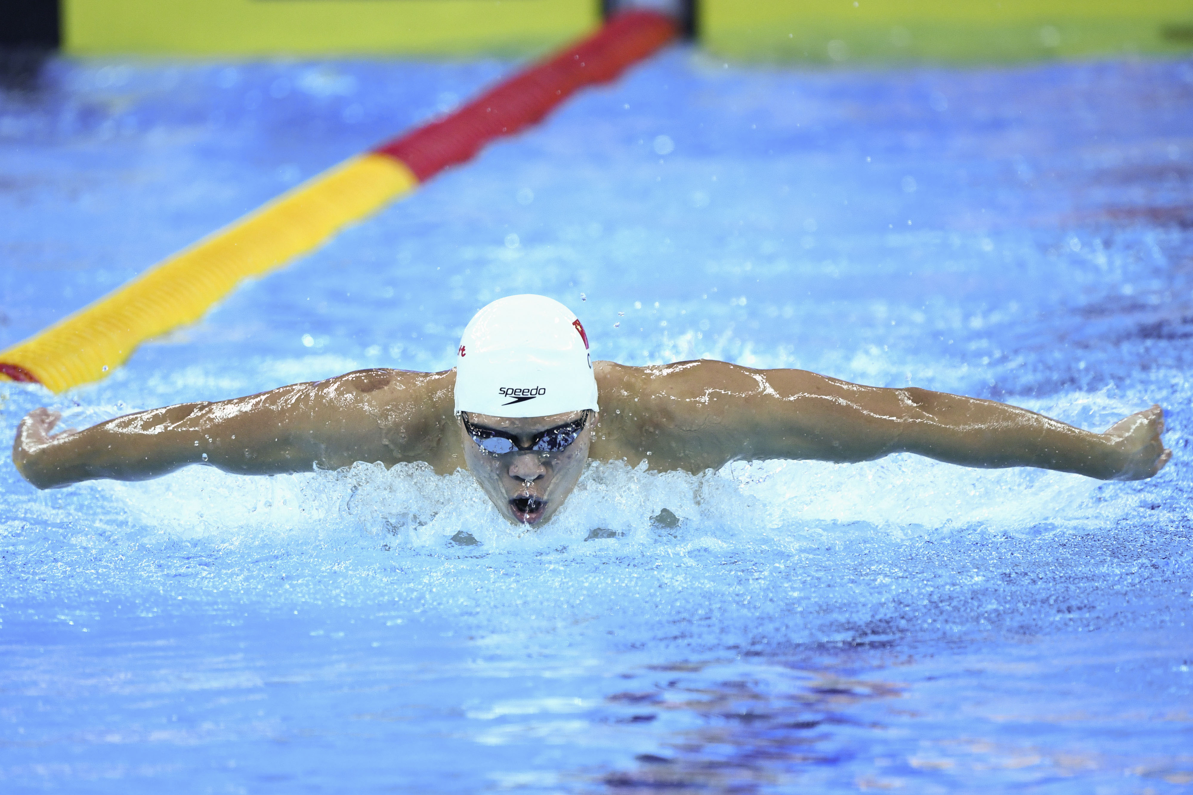 游泳——短池世锦赛:李朱濠获男子200米蝶泳季军(2)