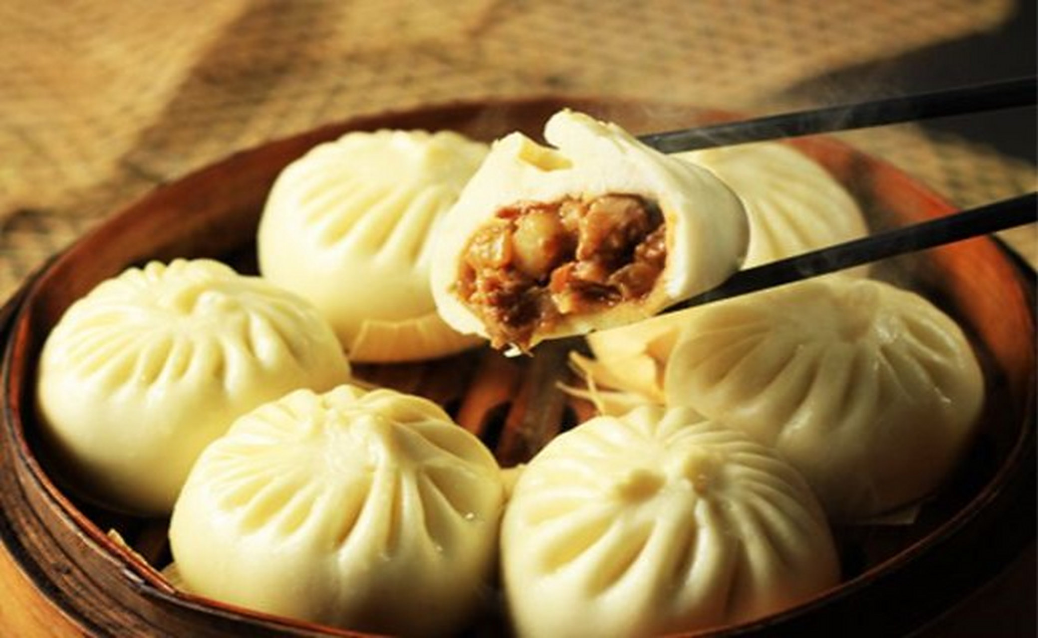 美食秀场#青岛大包是青岛十大特色小吃之一.