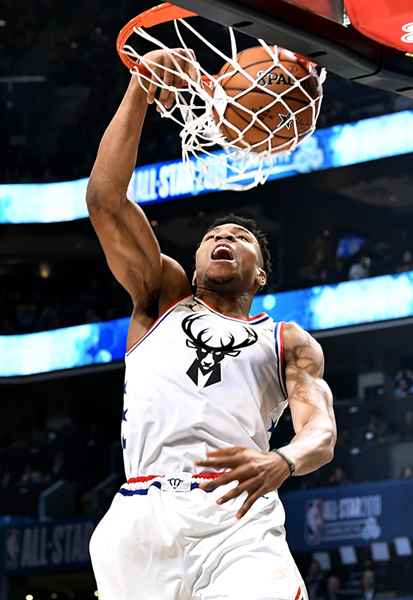 全明星们赛场致敬偶像,乔丹56岁生日快乐!