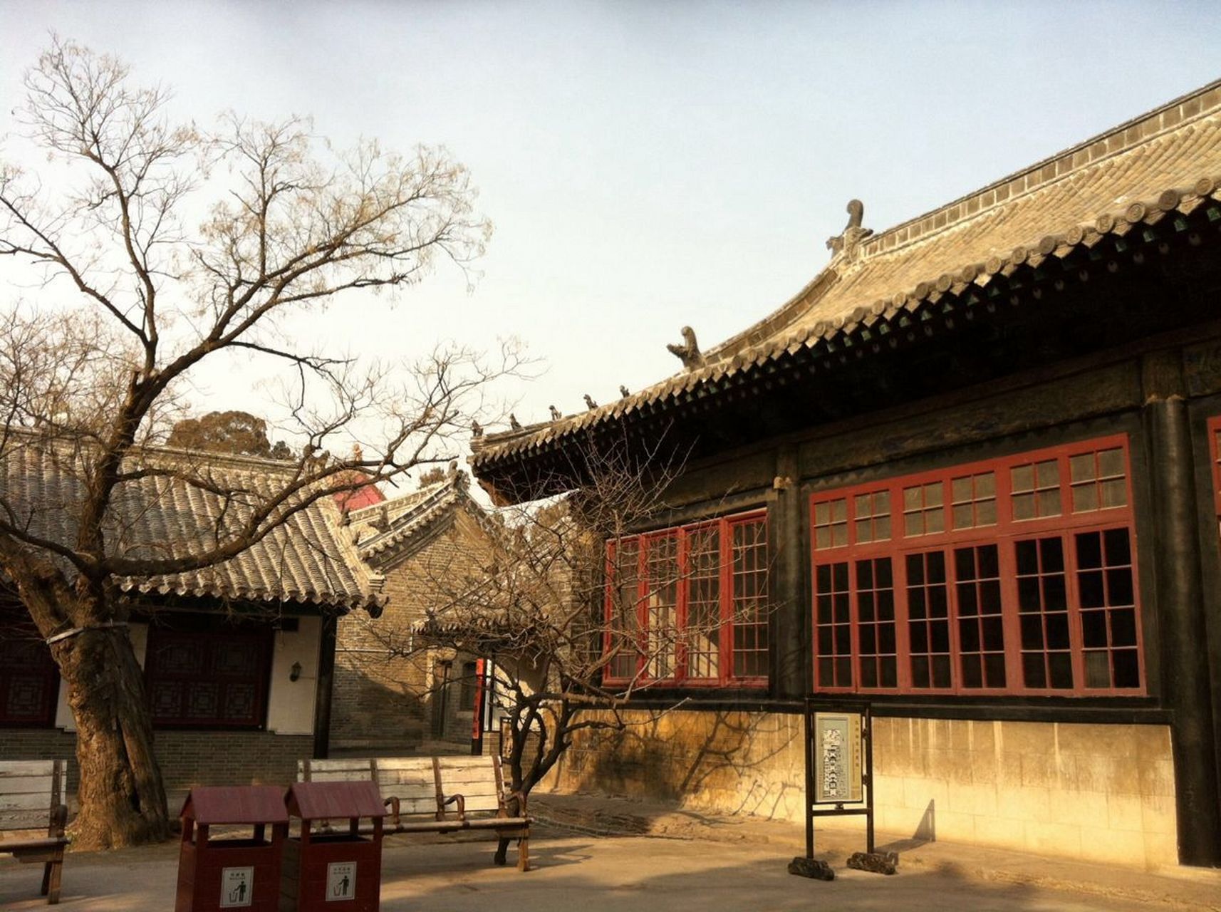 遇见美好##遇见好风景# 三孔:曲阜明故城始建于明朝,为护卫孔庙而建.