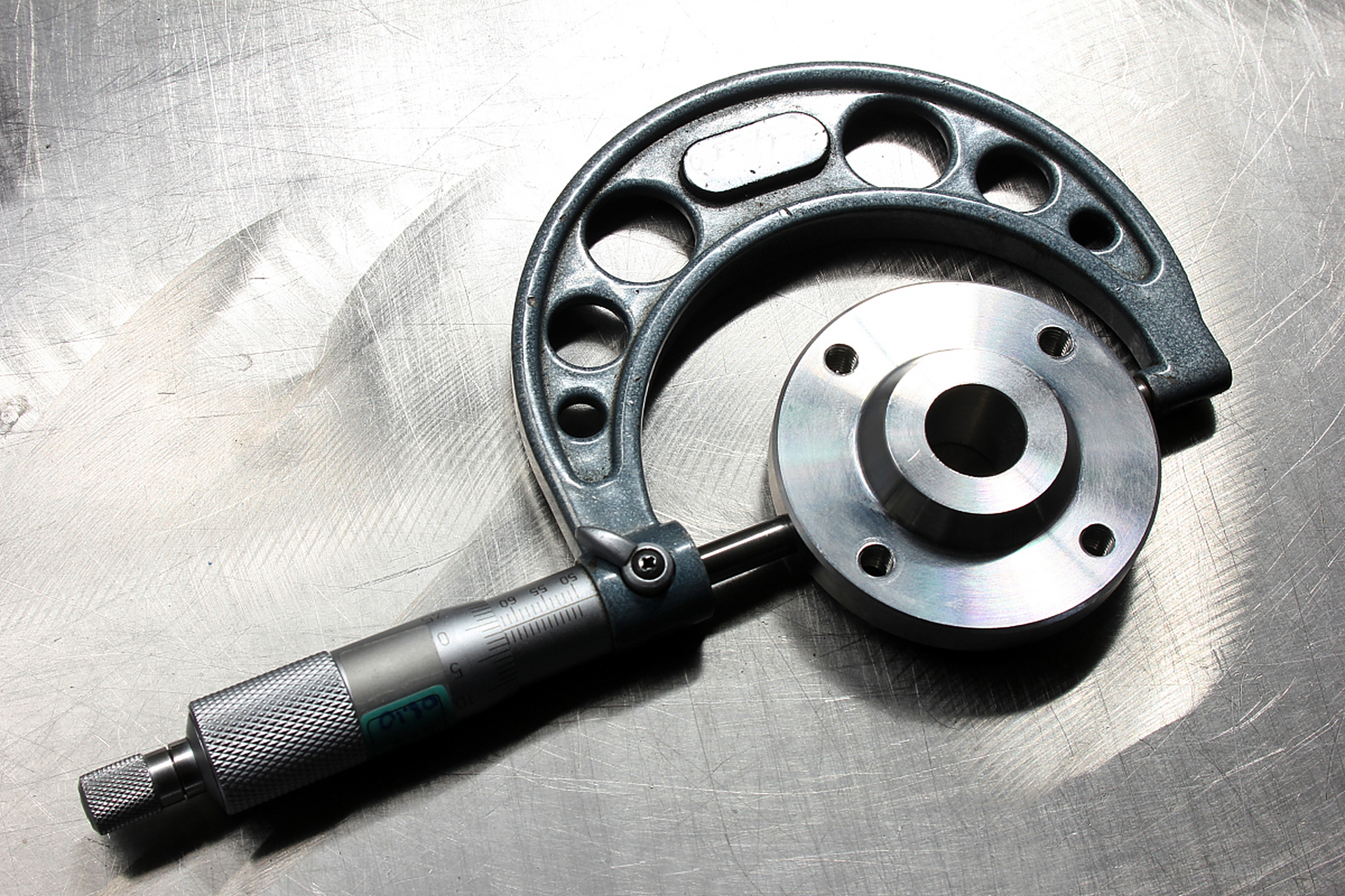 爱尔兰callan转速器tgf1568是一种高精度测量仪器,采用激光测速技术