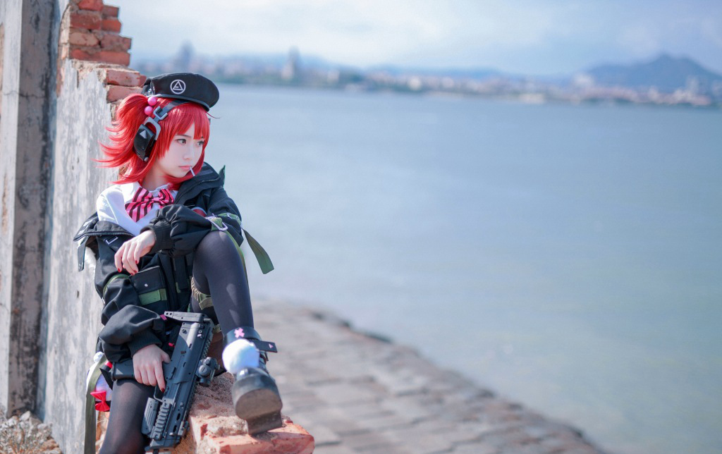 少女前線mp7cos:拿走mp7的棒棒糖,你怕嗎?