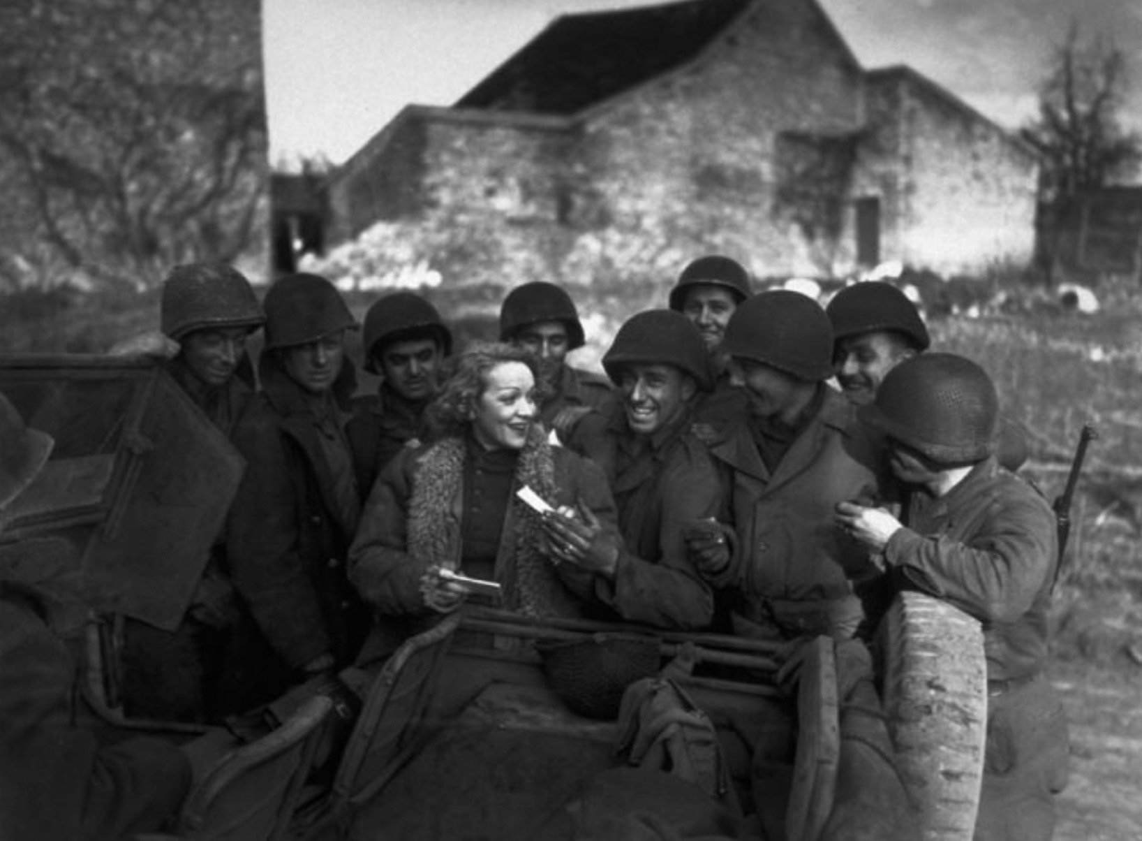 二战期间明星们的人生轨迹如何?这些老照片都是经典的瞬间