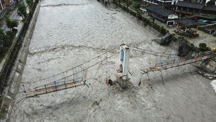 水利部:四川一水电站洪水漫坝 不排除失稳溃坝可能