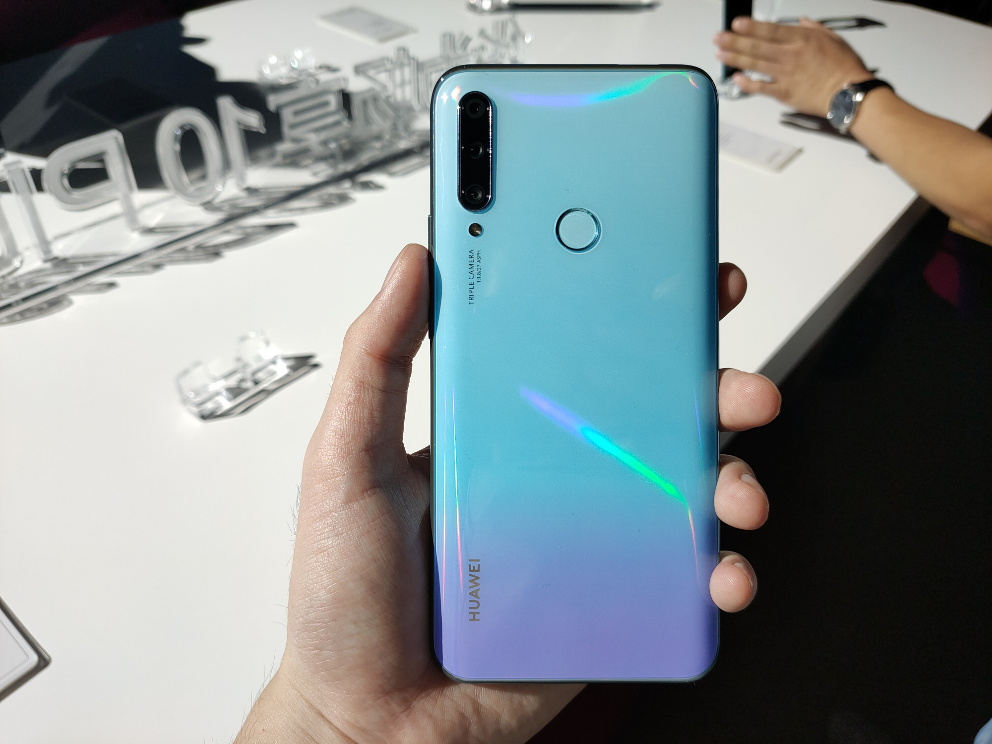 华为畅享10 pro来了!升降相机 48mp三摄,买?