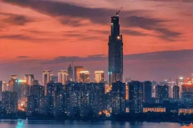 重磅!武汉在建国内第一高楼"迫降"181米,636米变455米!