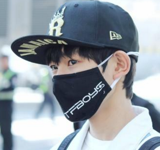 五位男明星戴上帽子和口罩,你能认出他是谁吗?