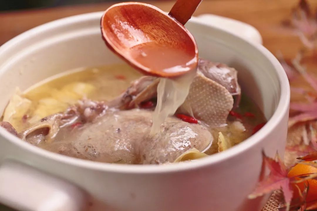 炖鸡鸭汤是整只炖,还是切块炖?原来这才算经典