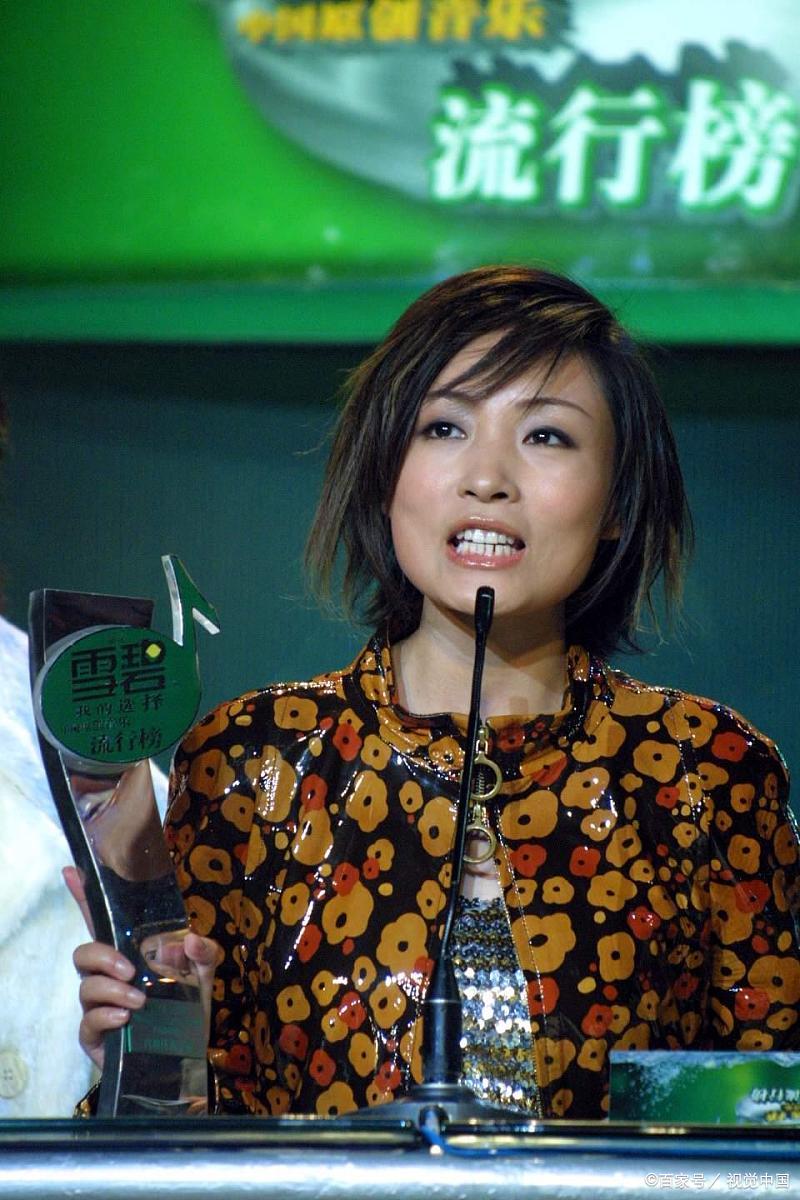 2009年,歌手陈琳留下30万存折,从好友家纵身一跃,结束39岁生命