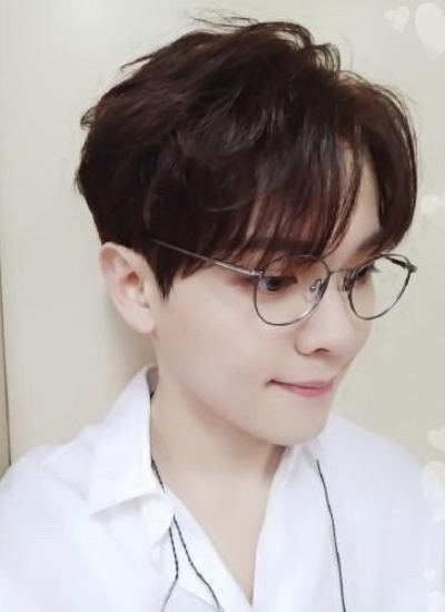 ninepercent开启一波眼镜杀,陈立农,蔡徐坤,谁最让你心动?