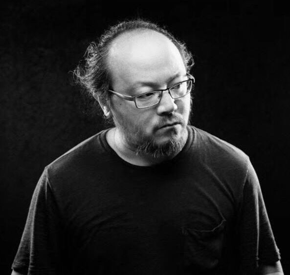 窦唯年轻时候好奶,和肤白鼻子挺的郑钧不相上下:难怪能吸引王菲