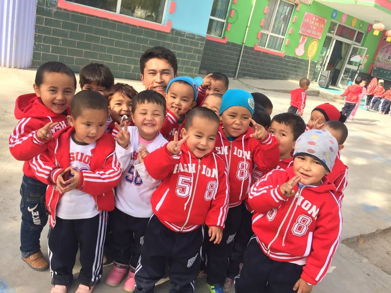 乌鸦反哺,羔羊跪乳——阿卜杜力艾则孜的感恩之路