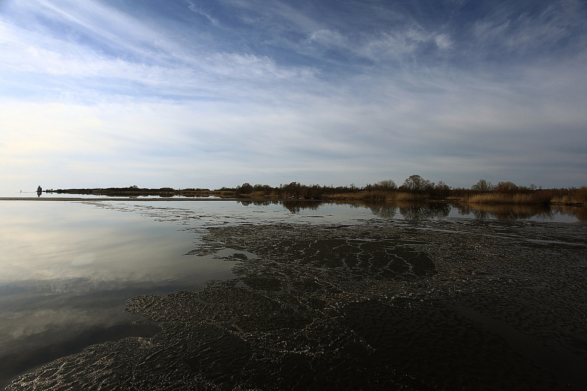 纳林湖,这个坐落在内蒙古巴彦淖尔磴口县境内的神秘湖泊,一直是我心中