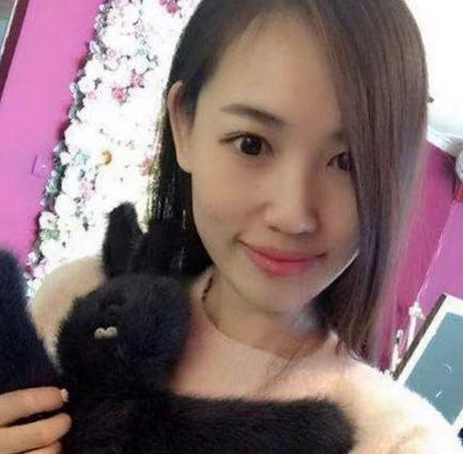疑似马蓉新男友,海南63岁富商,网友:并不看好她俩!