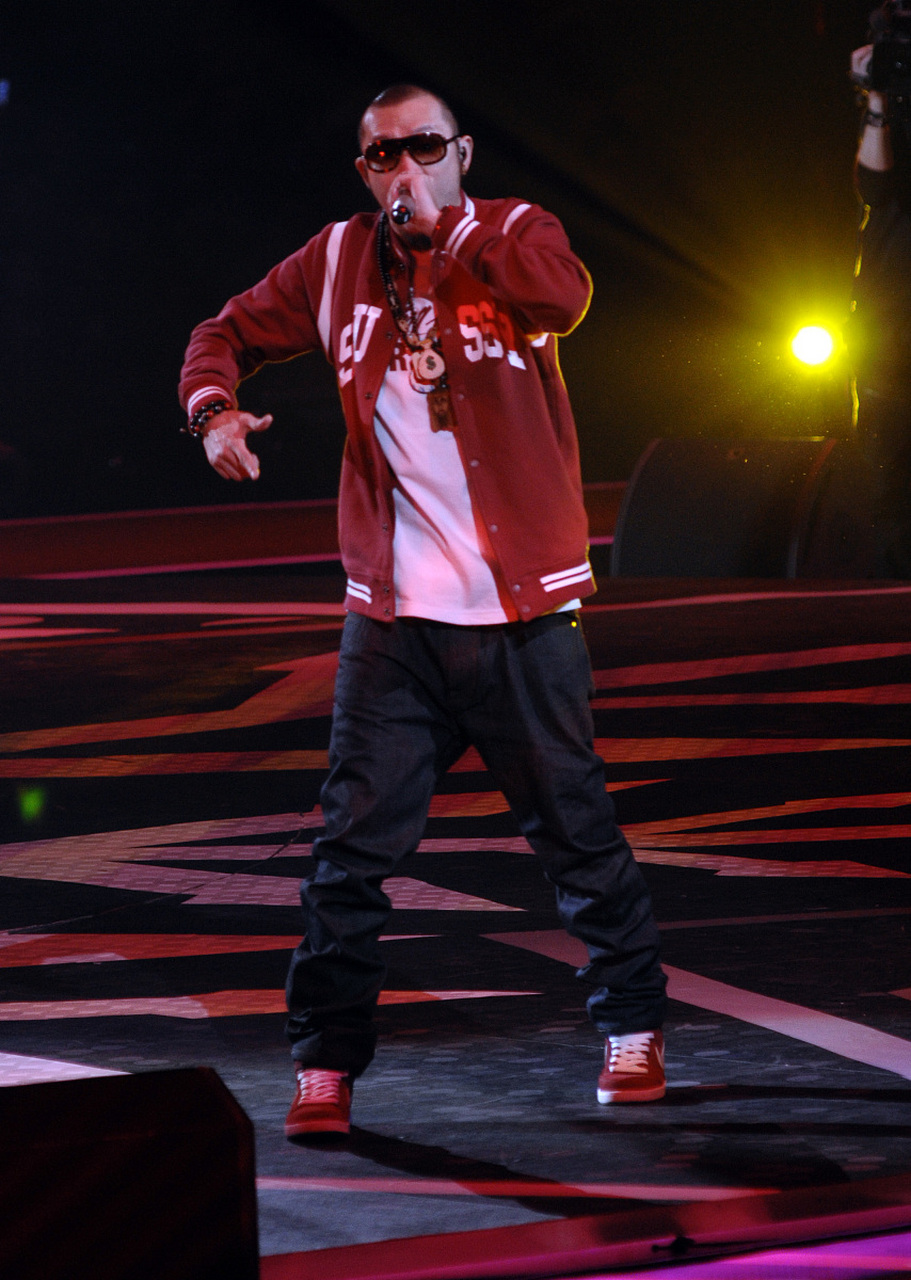 歌词中疑似对周杰伦的暗讽让人不禁感叹:娱乐圈的瓜真是越吃越有味道!