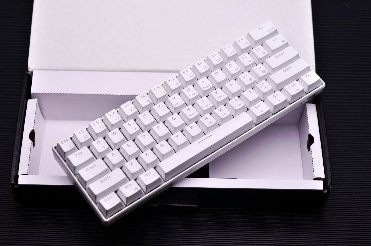 键盘控的第一把61键配列,黑爵i610t有线蓝牙双模机械键盘