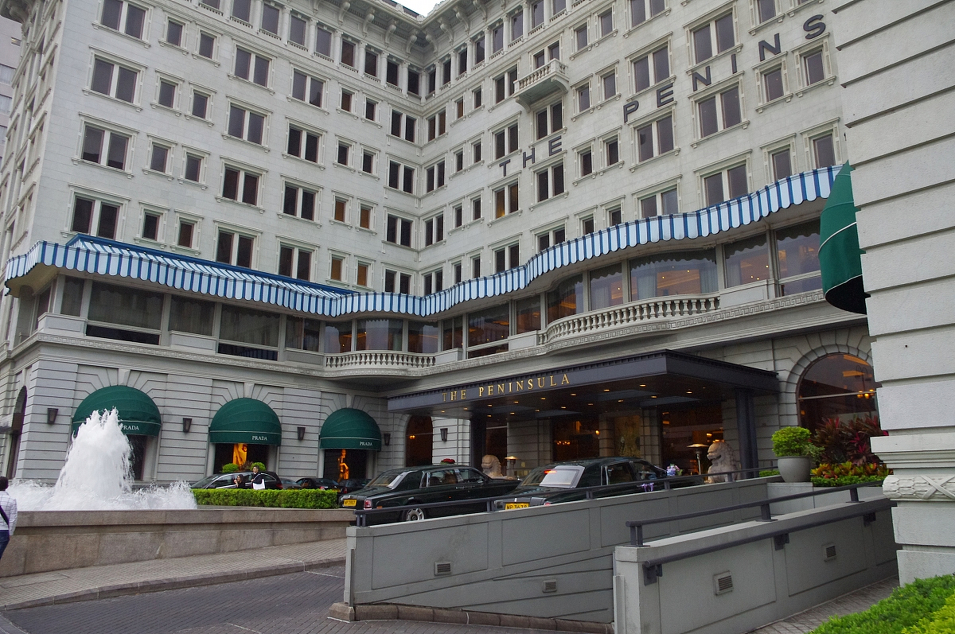 洛杉矶塞西尔酒店,一个拥有近百年历史的15层建筑,如今却因一系列离奇