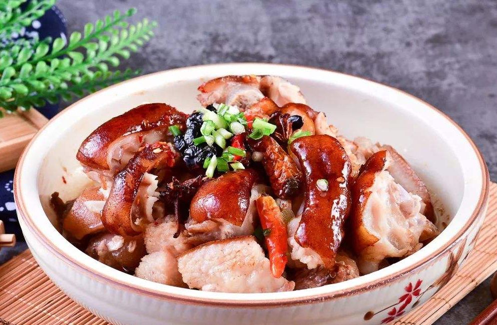 古法蒸猪蹄配方,肉质软糯q弹,学会就可以在家做给家人吃