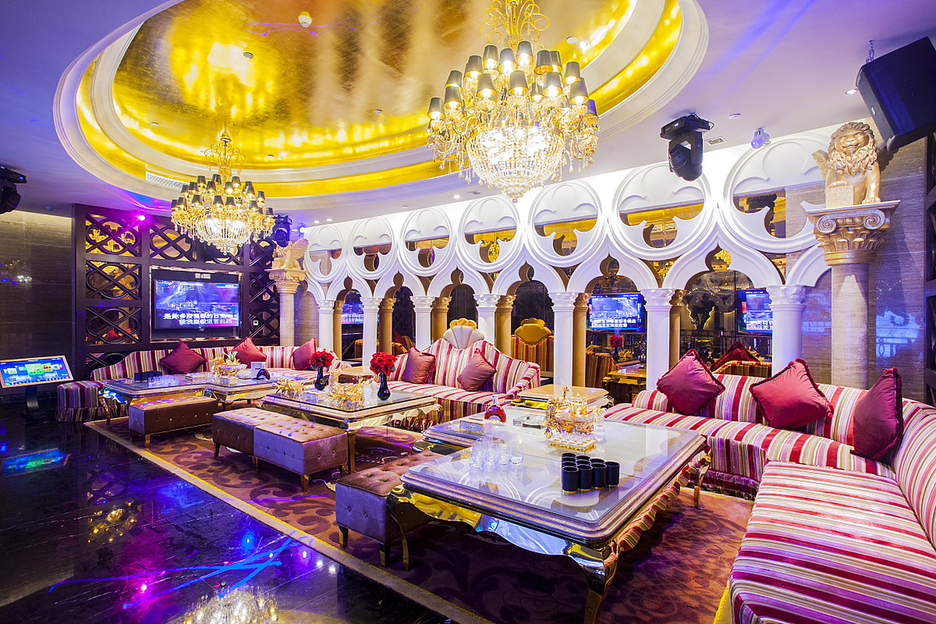 贵阳商务ktv:要尊重其他参加者 #贵阳商务ktv#  商务 ktv 中,与你一起