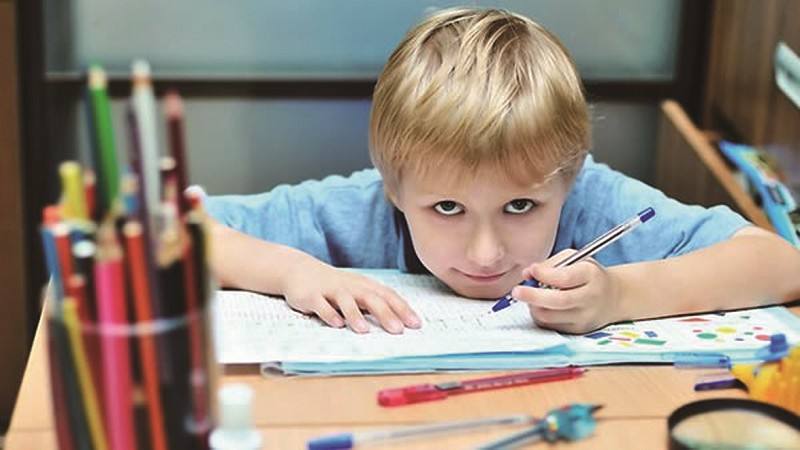 左撇子的孩子,智商真的高于平常人吗?原来被误导了这么多年!