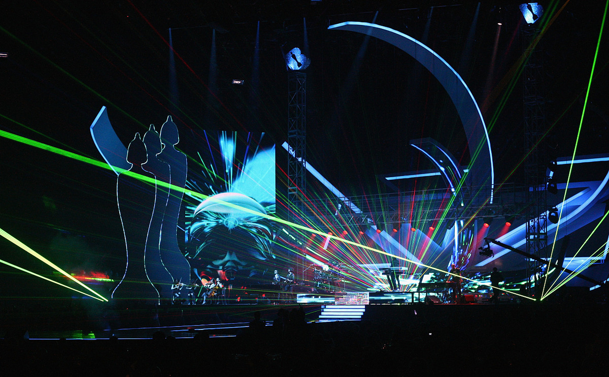 全息舞台利用全息投影技术创造出三维视觉效果,可用于音乐会,演唱会