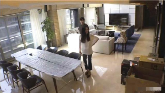 秋瓷炫住的豪宅,如今越来越像中国媳妇了,房子干净得像样板房