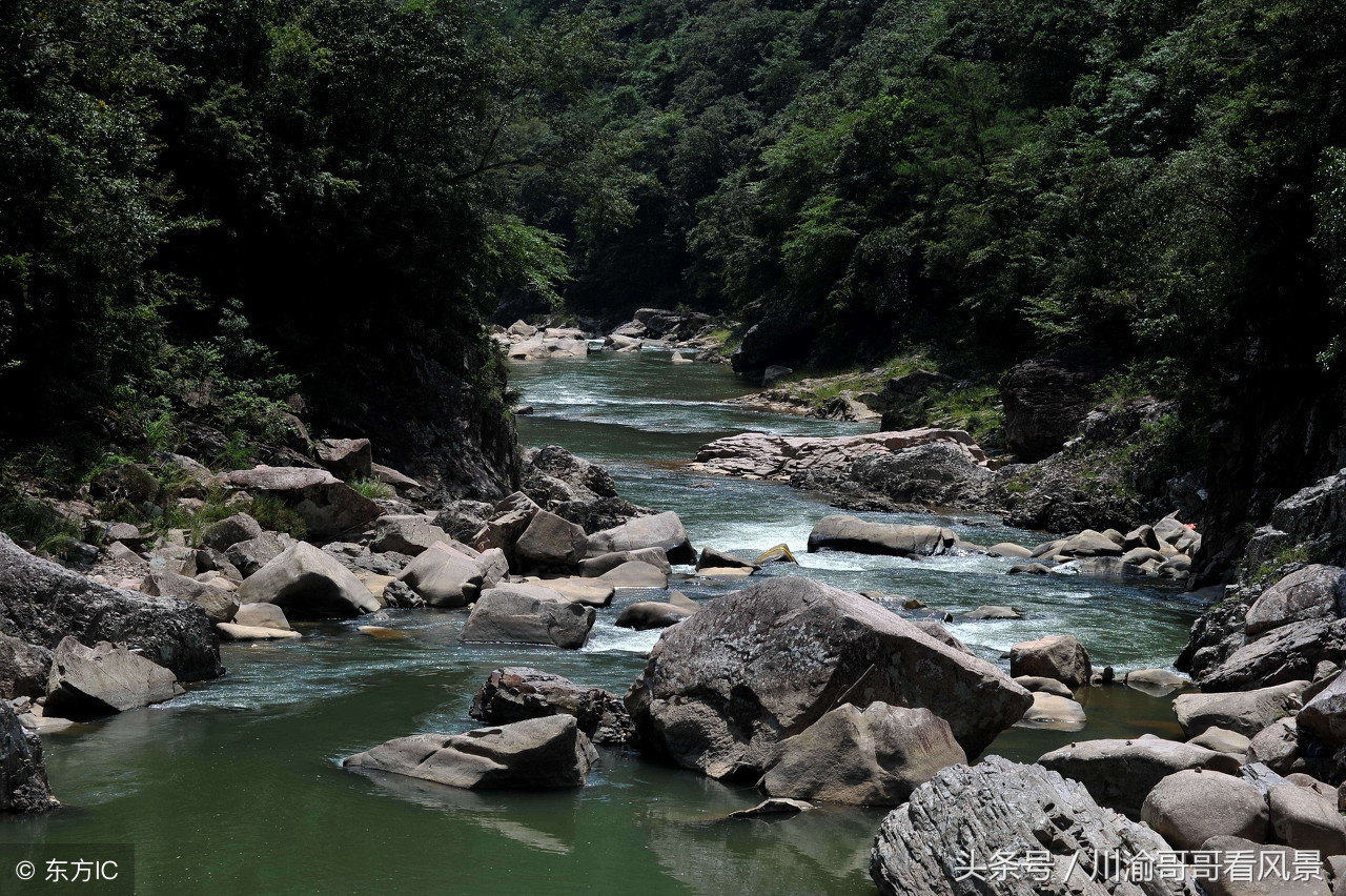 白水洋,位于福建省宁德市屏南,是国家a a a a a级旅游景区.