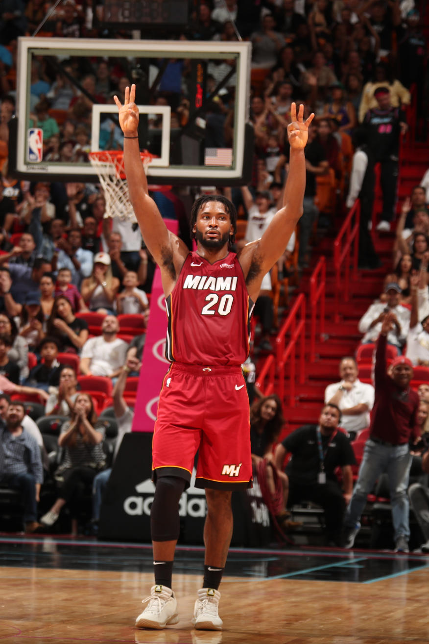 温斯洛得到9分,5篮板,1助攻,2抢断,1封盖