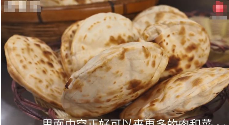 河南巩义的经典小吃,名字超级"逆天",祖孙三代做肉合生意火爆