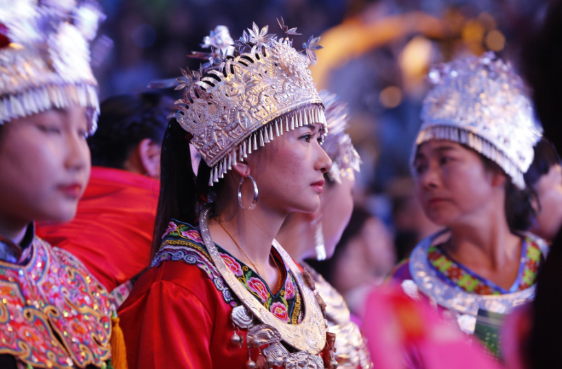 旅游:湖南绥宁"四八姑娘节"苗族盛装美女好抢眼