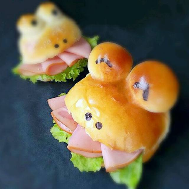 青蛙面包,造型可爱,一出炉就被抢光了