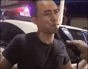 这求婚的鲜花女朋友拿得了吗?