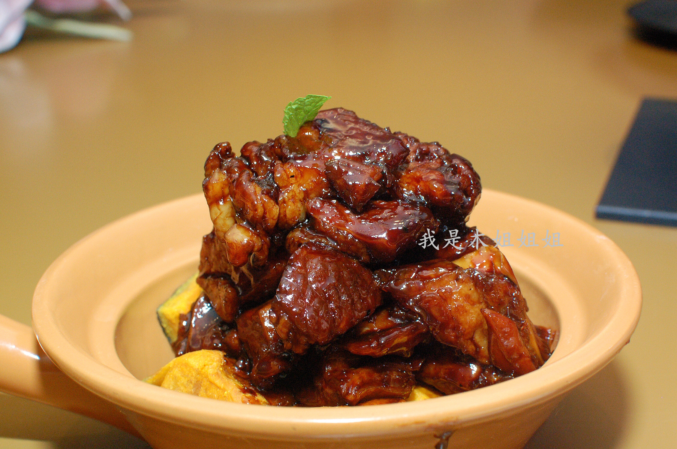 这桌饭集合了南北创意大菜,一盘佛跳墙鱼头就卖1288